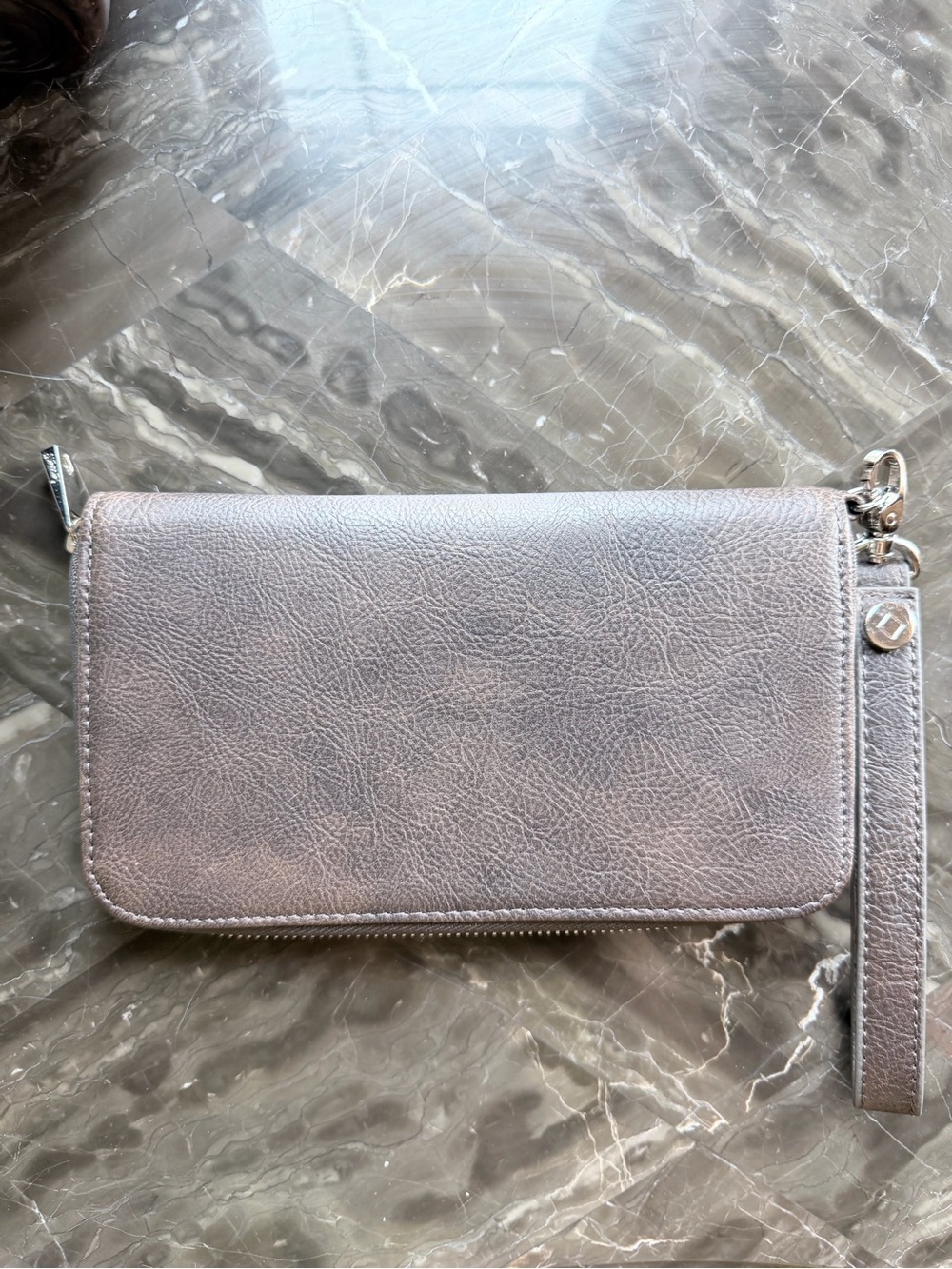New Without Tags thirty-one Taupe Zipper Wristlet Wallet